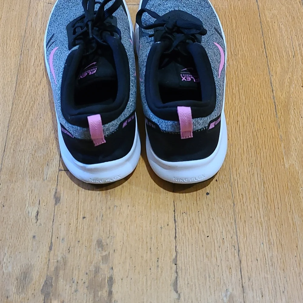 Nike Flex Running Sneakers 8